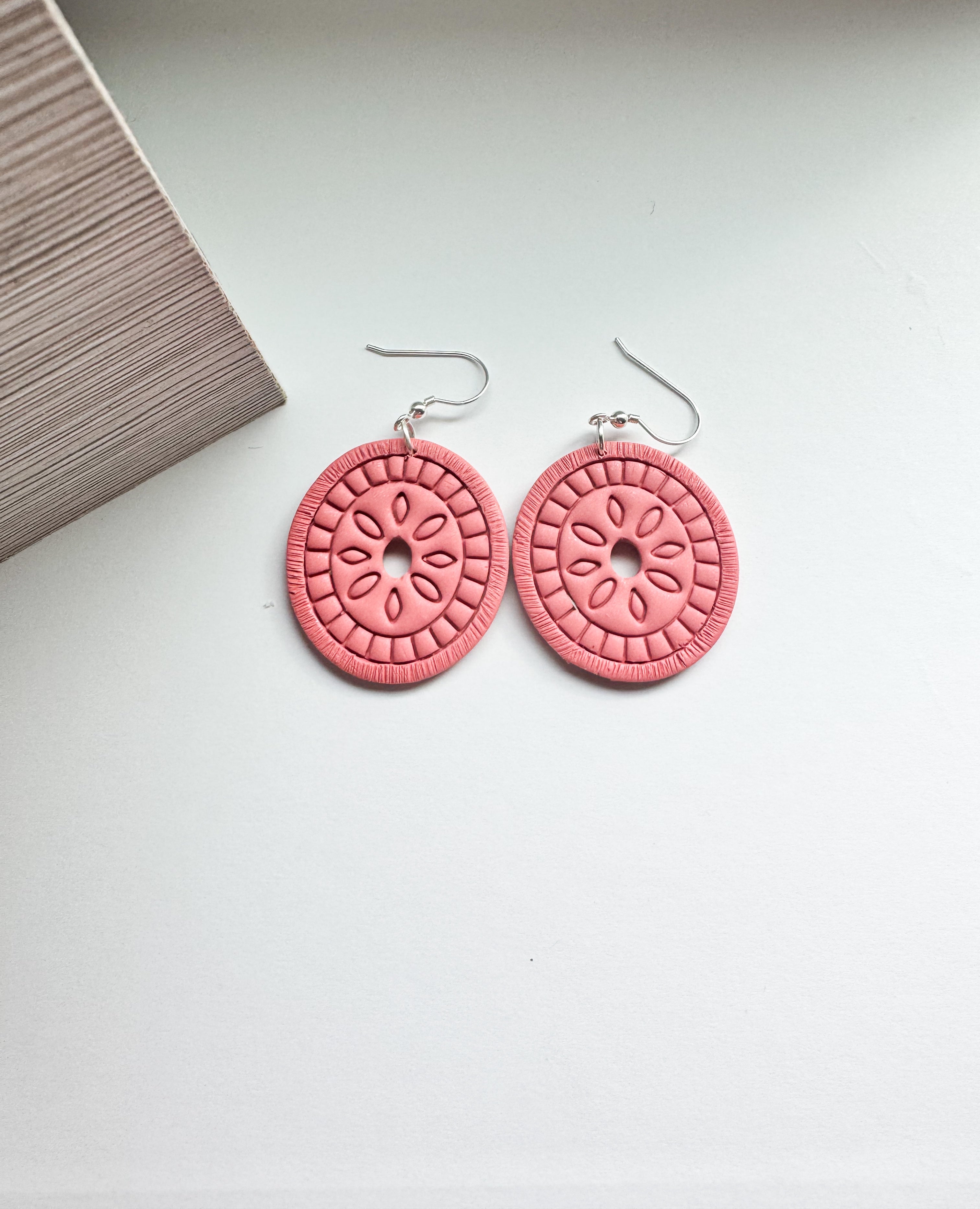 Bloomwheel: cutout dangles