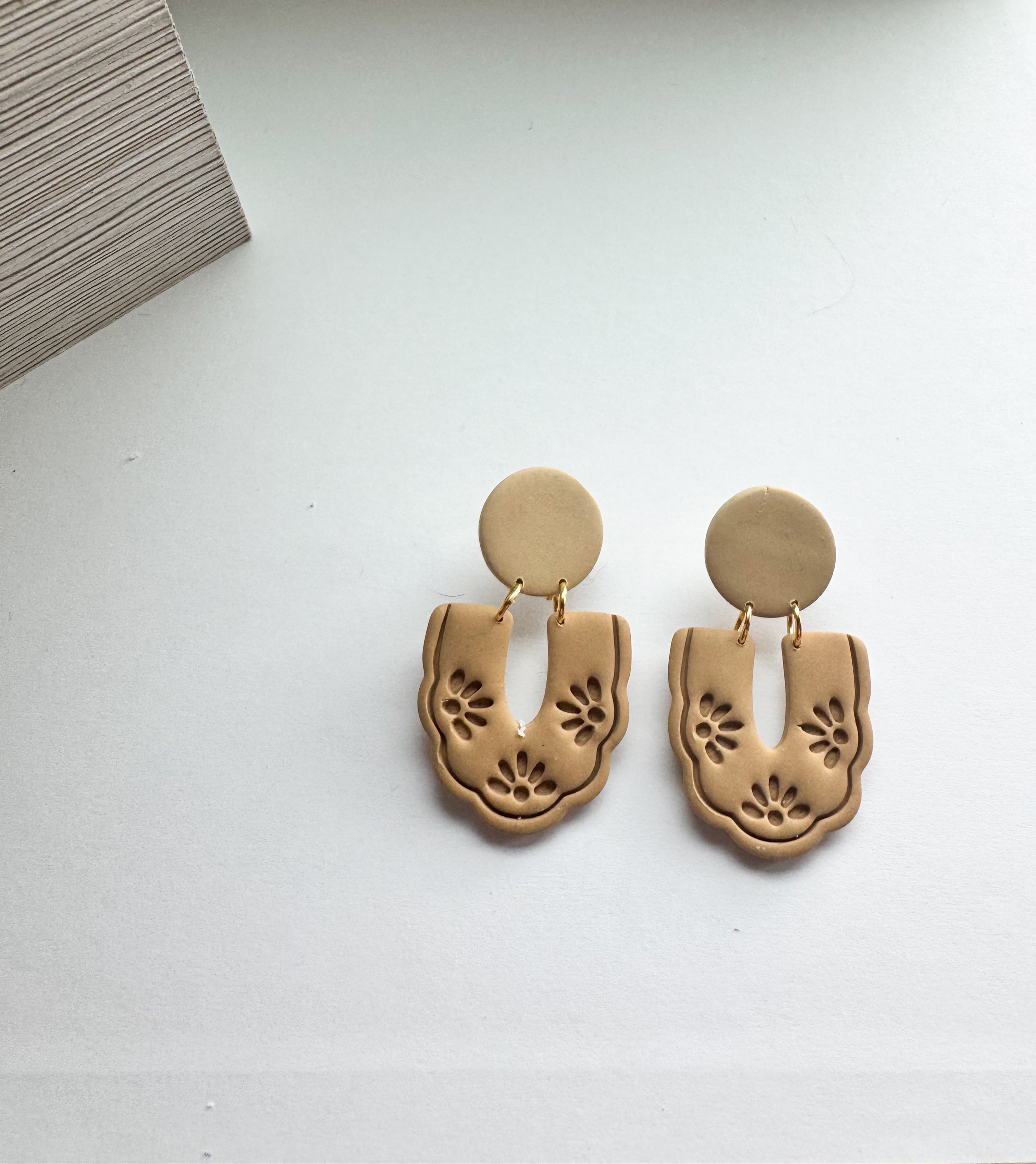 Clay Lace: engraved scalloped dangles