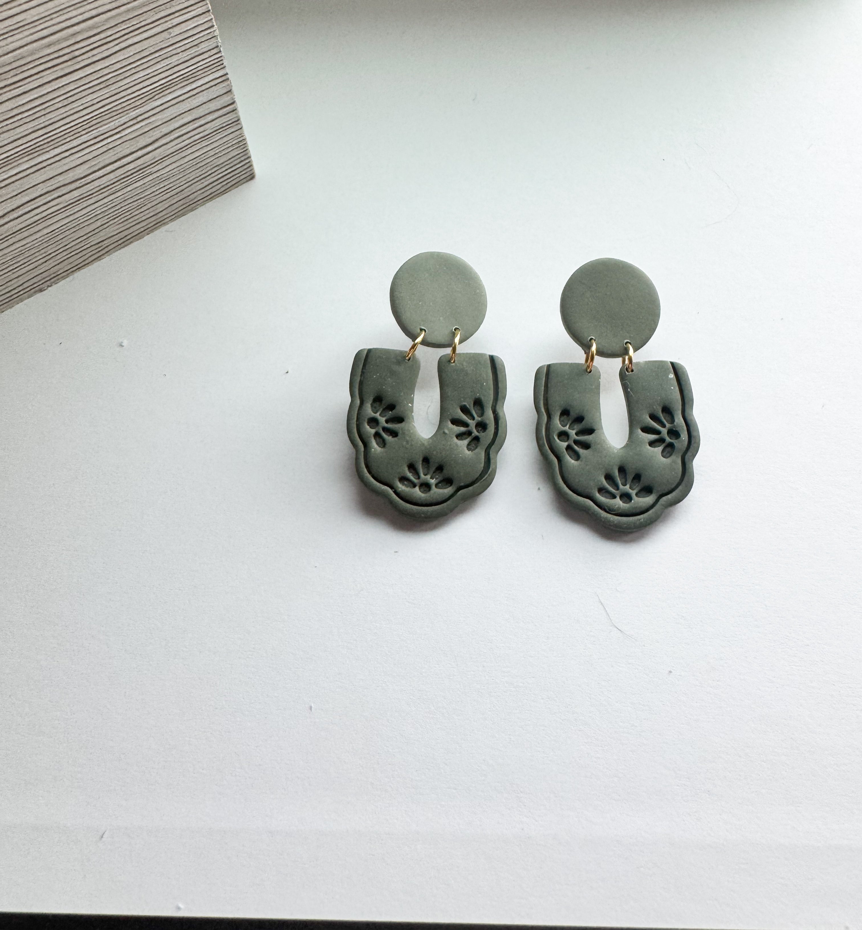 Clay Lace: engraved scalloped dangles