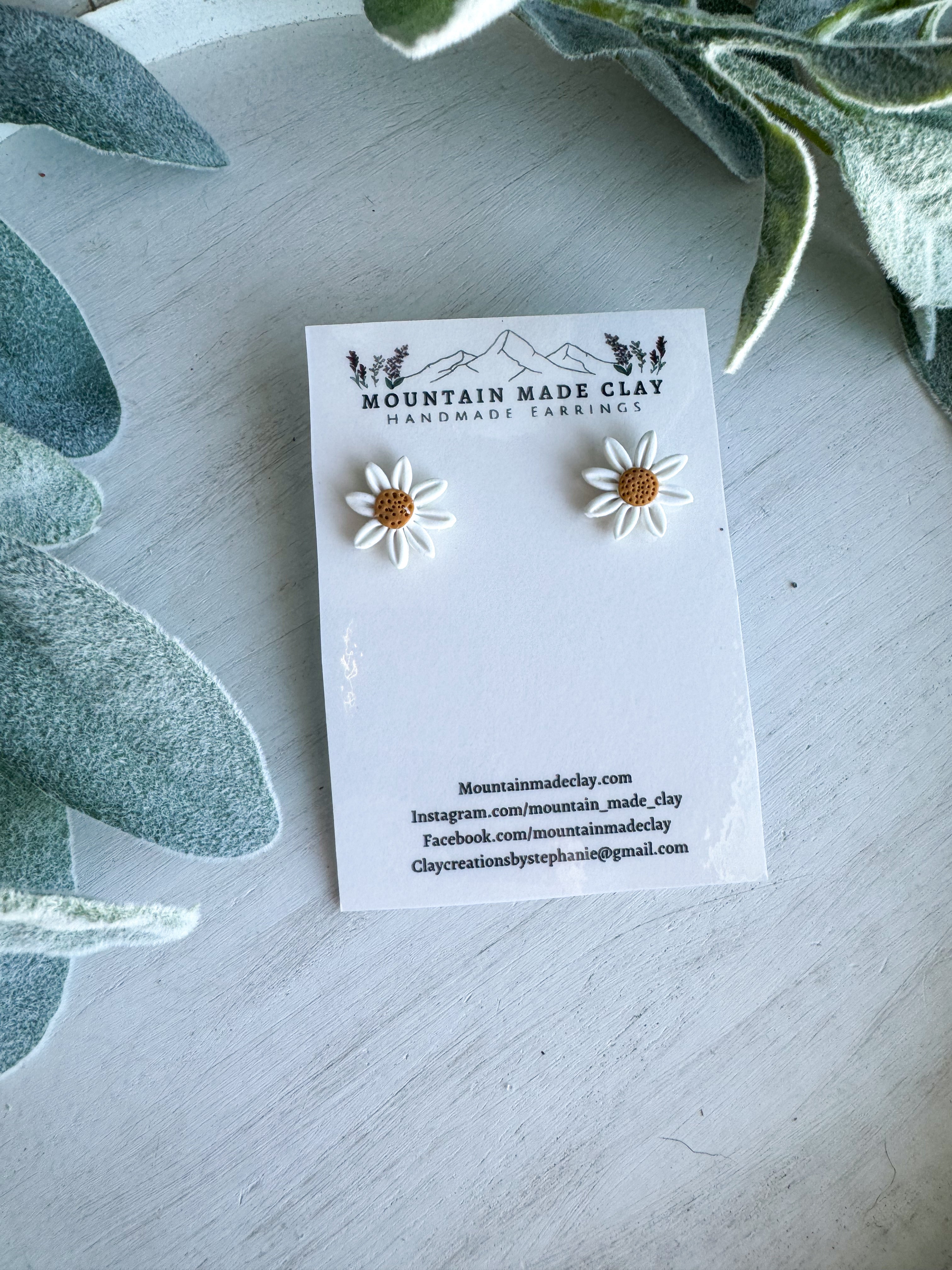 Daisy Studs