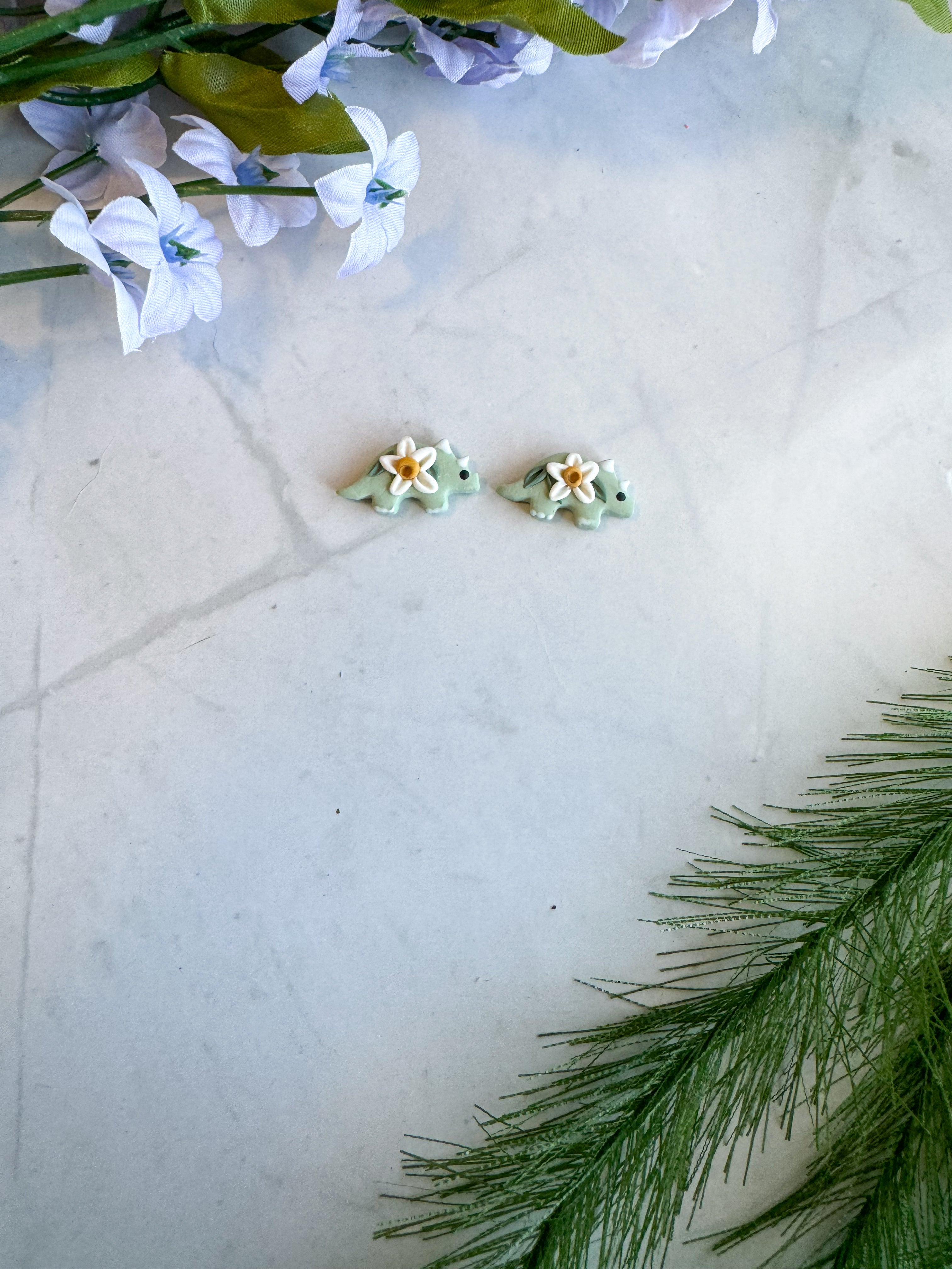 Individual Dino Studs