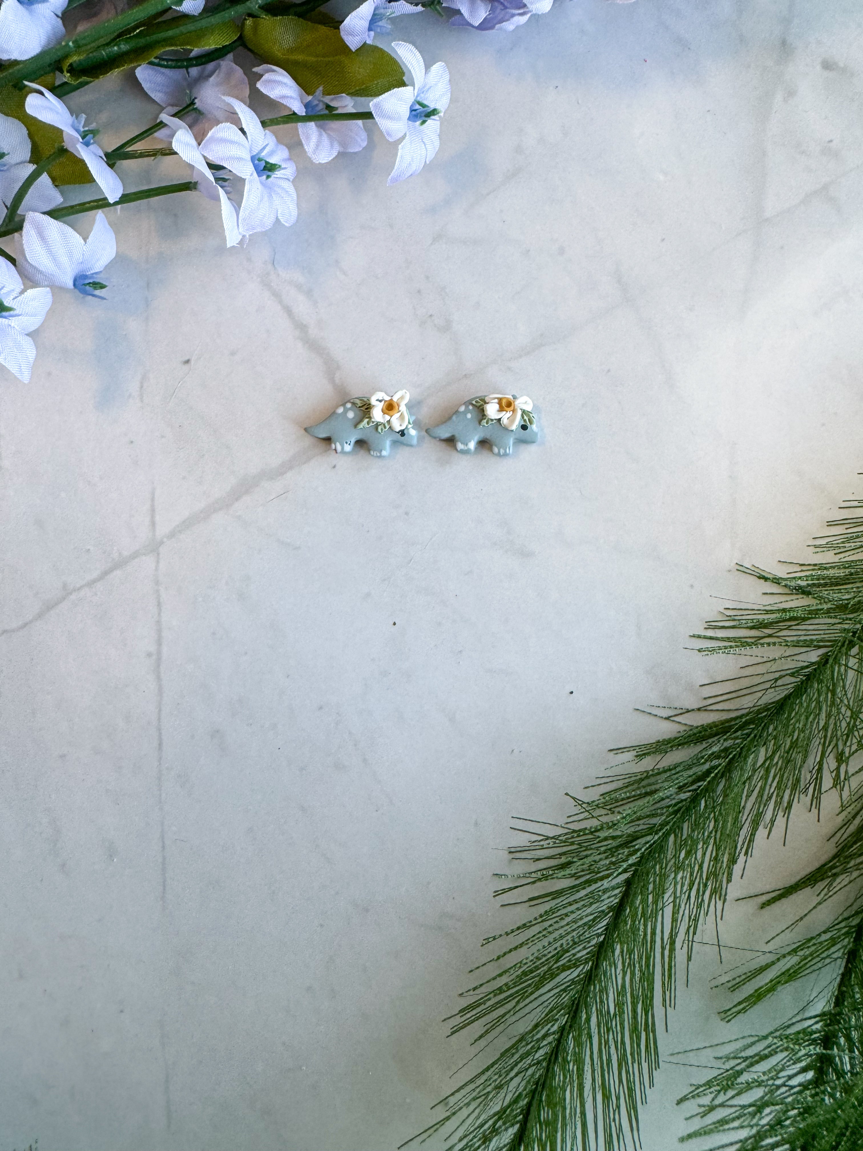 Individual Dino Studs