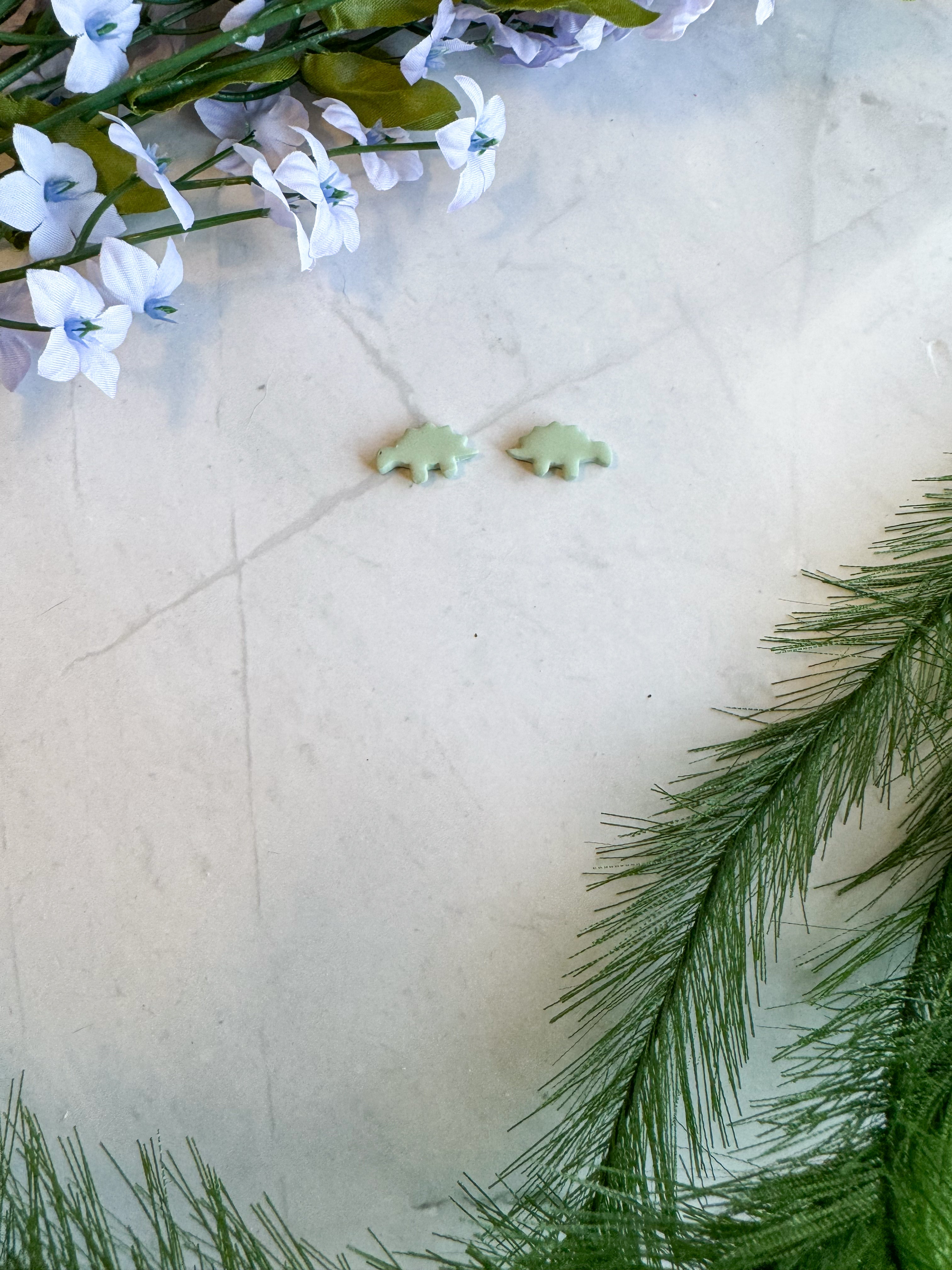 Individual Dino Studs