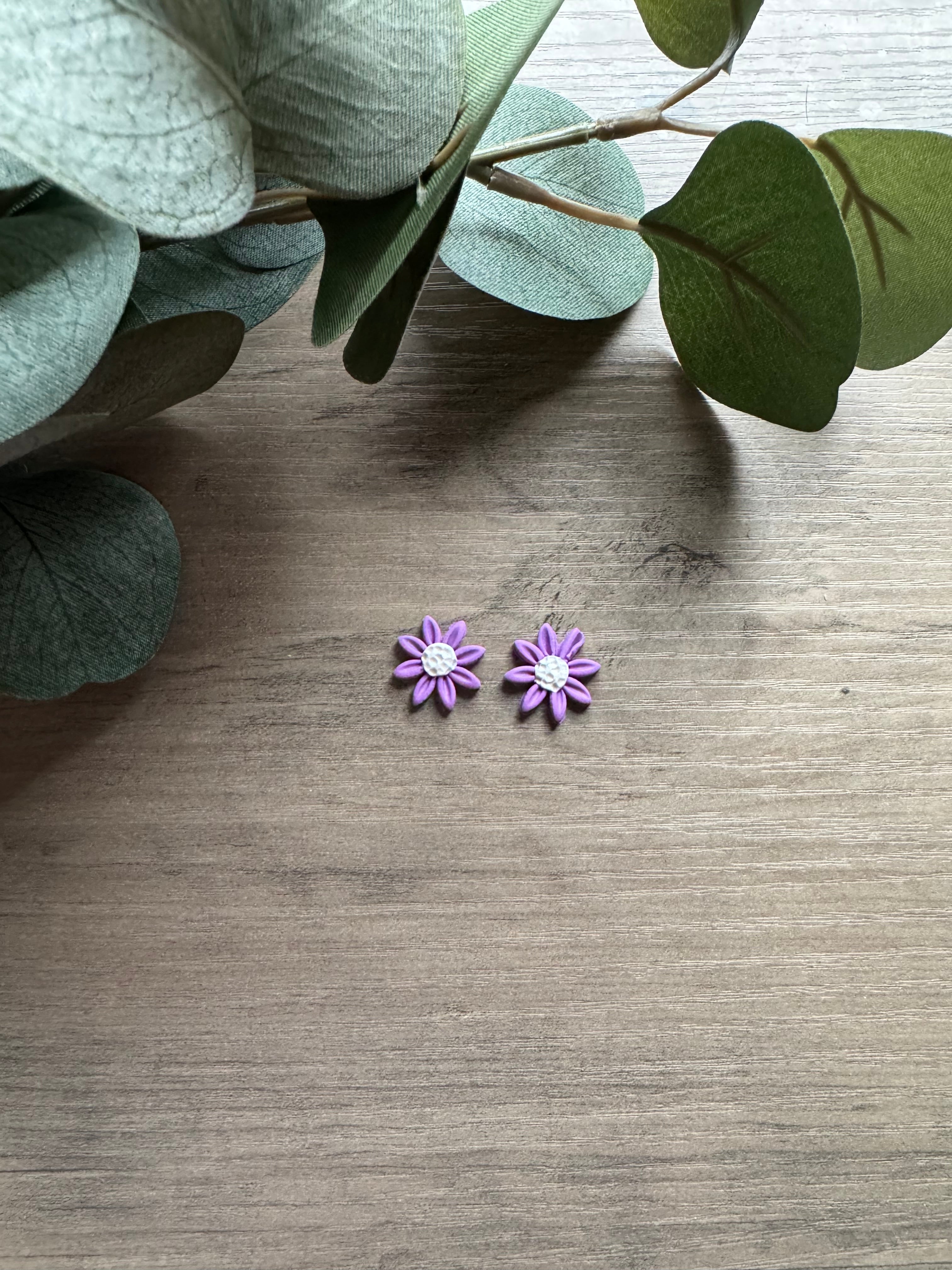 Daisy Studs