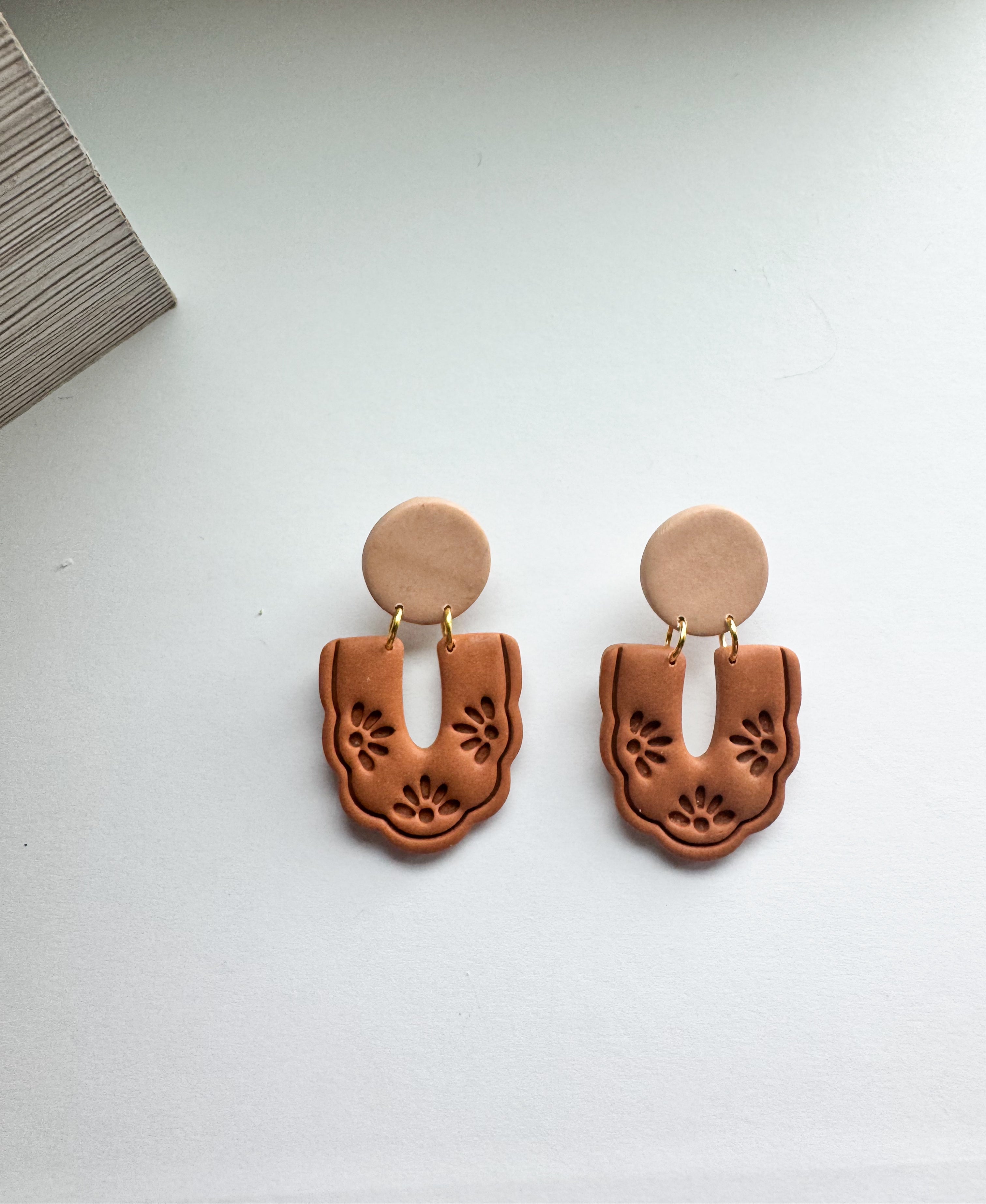 Clay Lace: engraved scalloped dangles