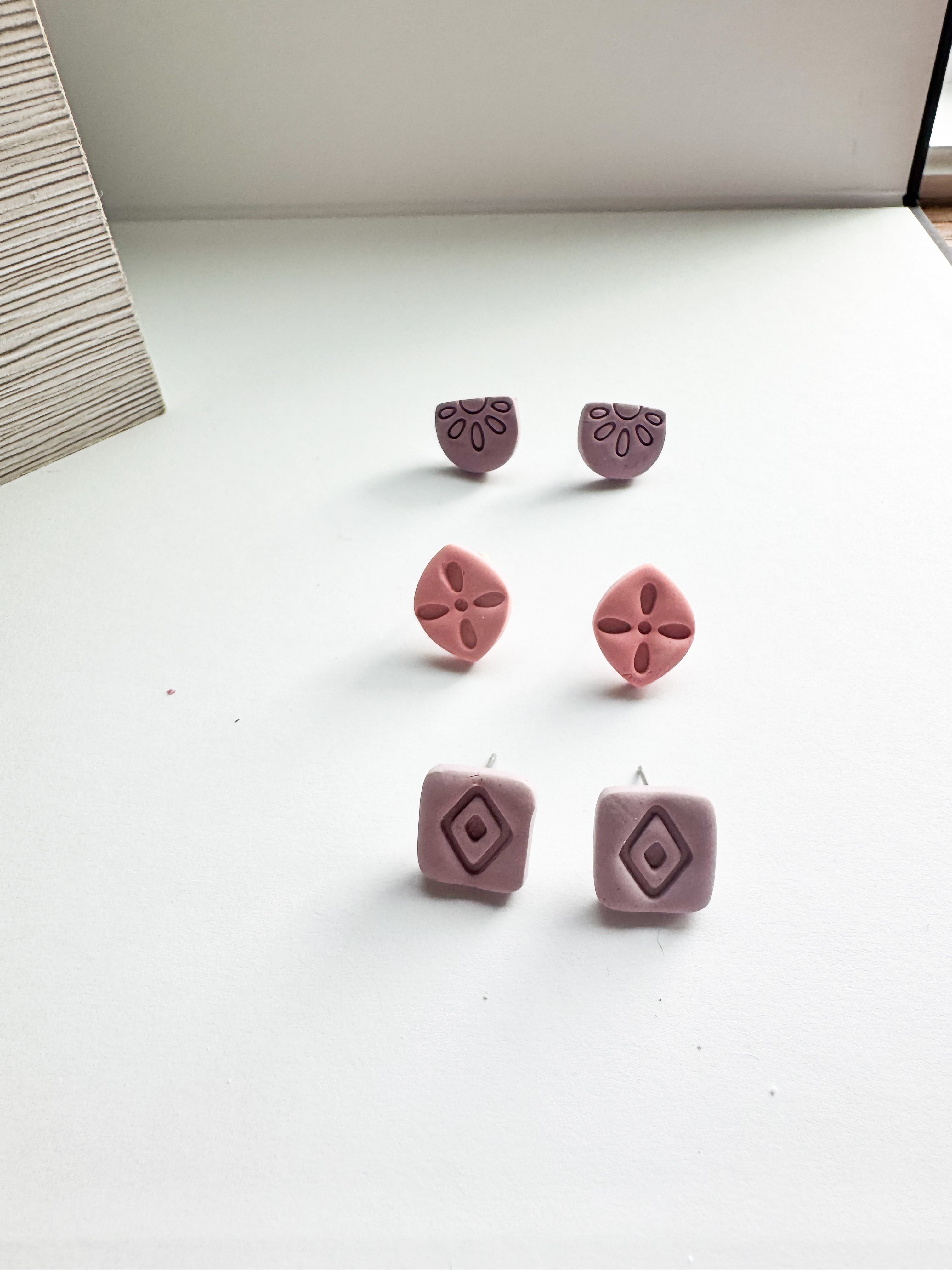 Dusty Mix Stud Pack: Mauve/pink engraved Studs