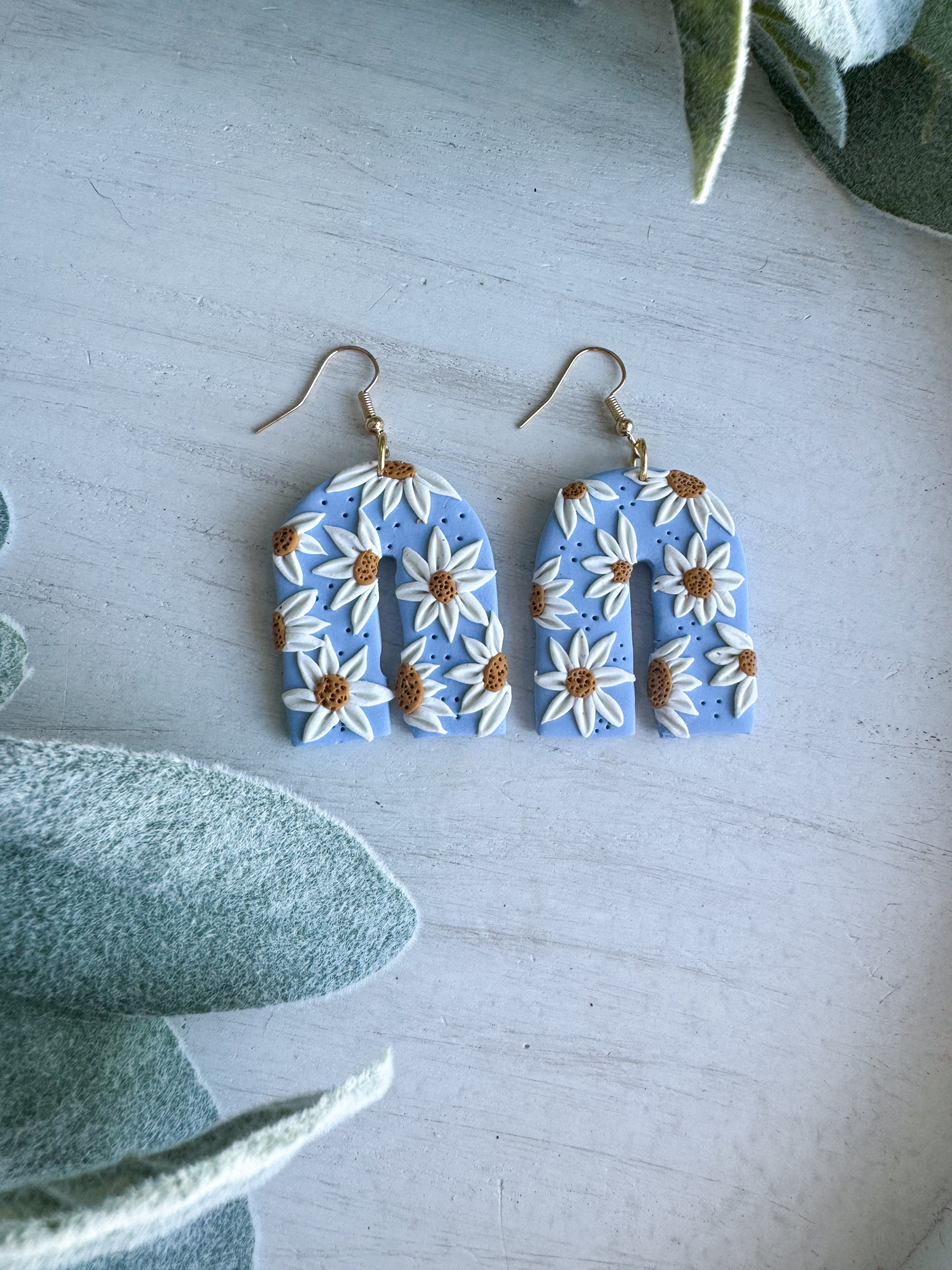 Daisy Arch Clay Earrings