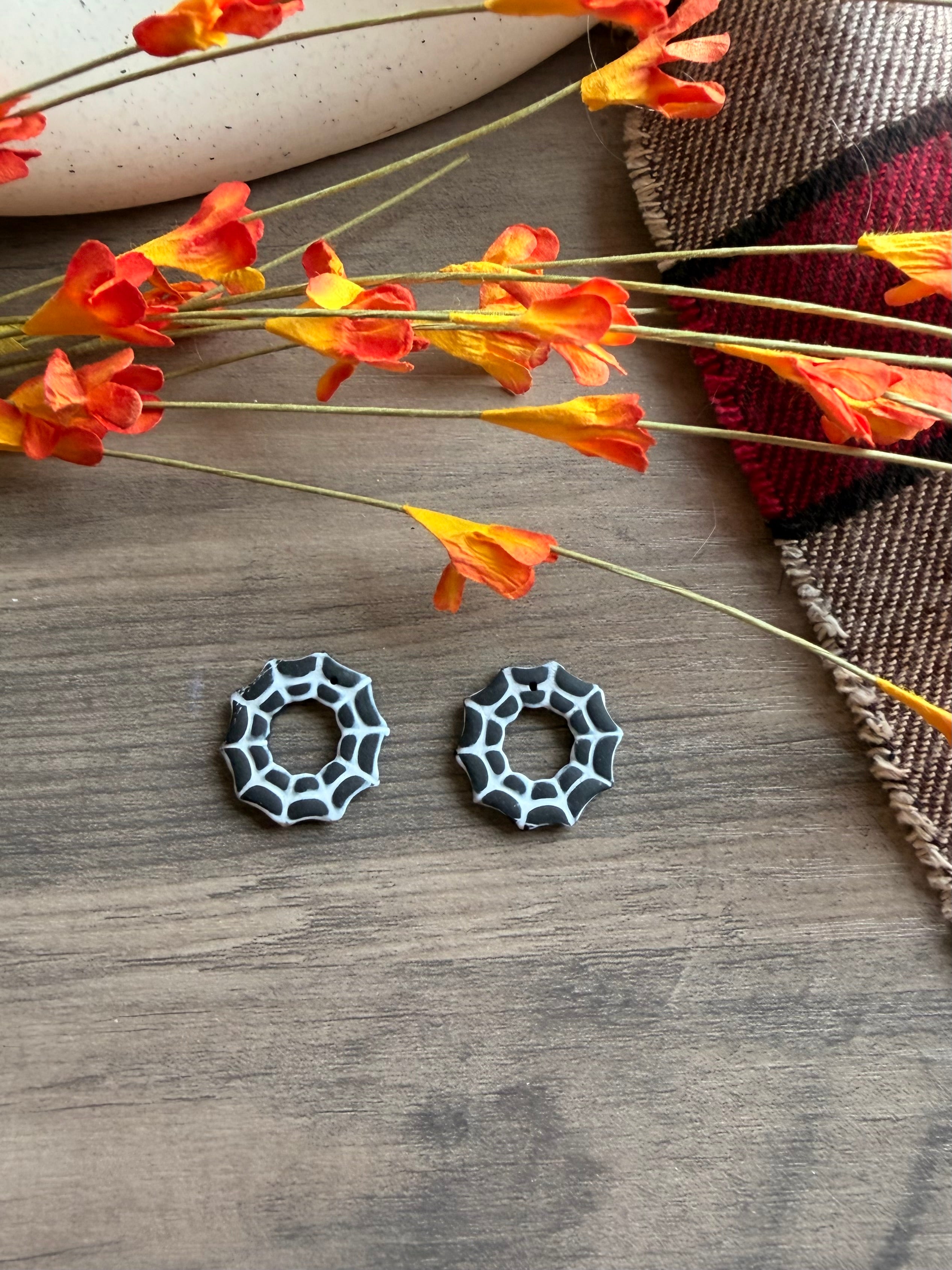 Spiderweb Hoops