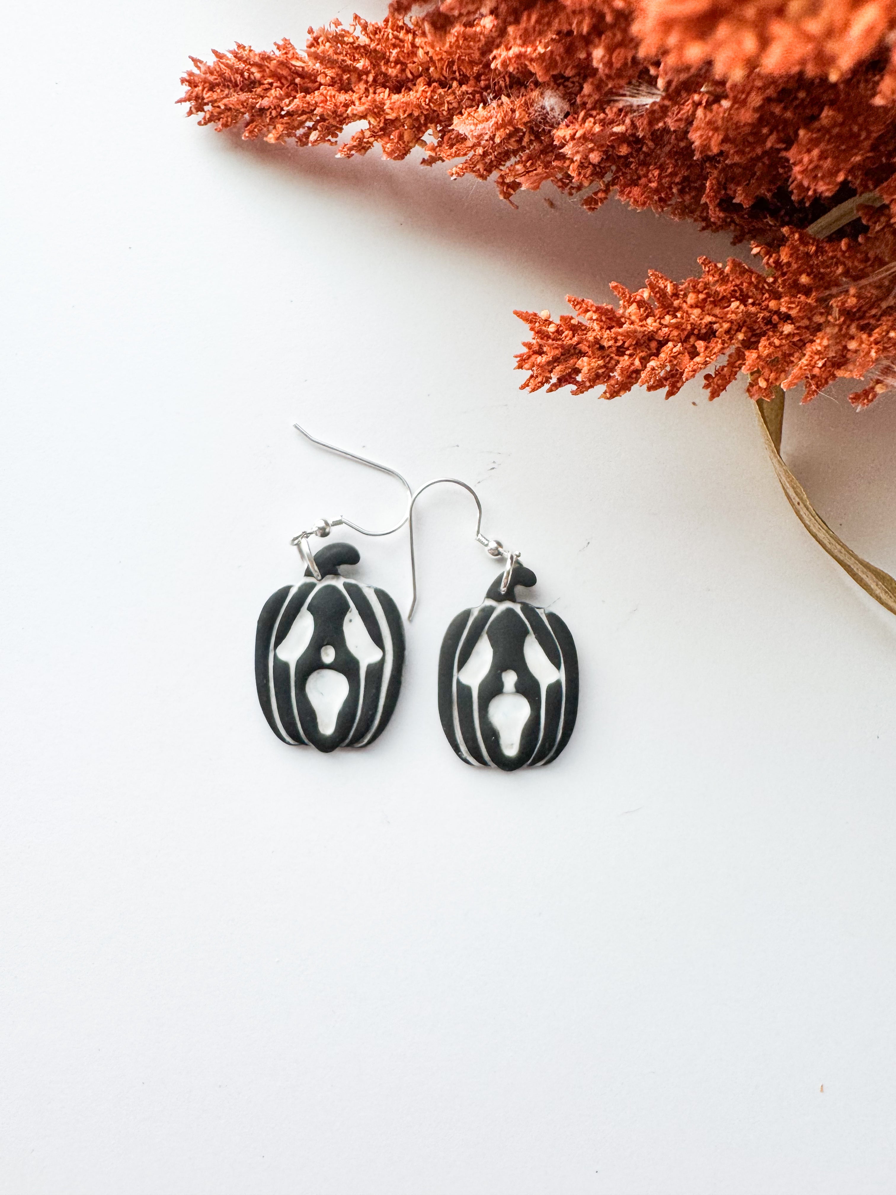 Scream Face Pumpkin Earrings